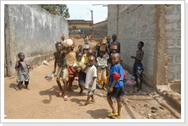 2. Besuch 2007 - diese Kinder brauchen eine Schule